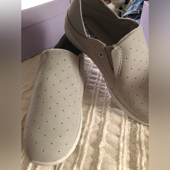 Easy Spirt slip on brand new, never worn - Picture 2 of 3